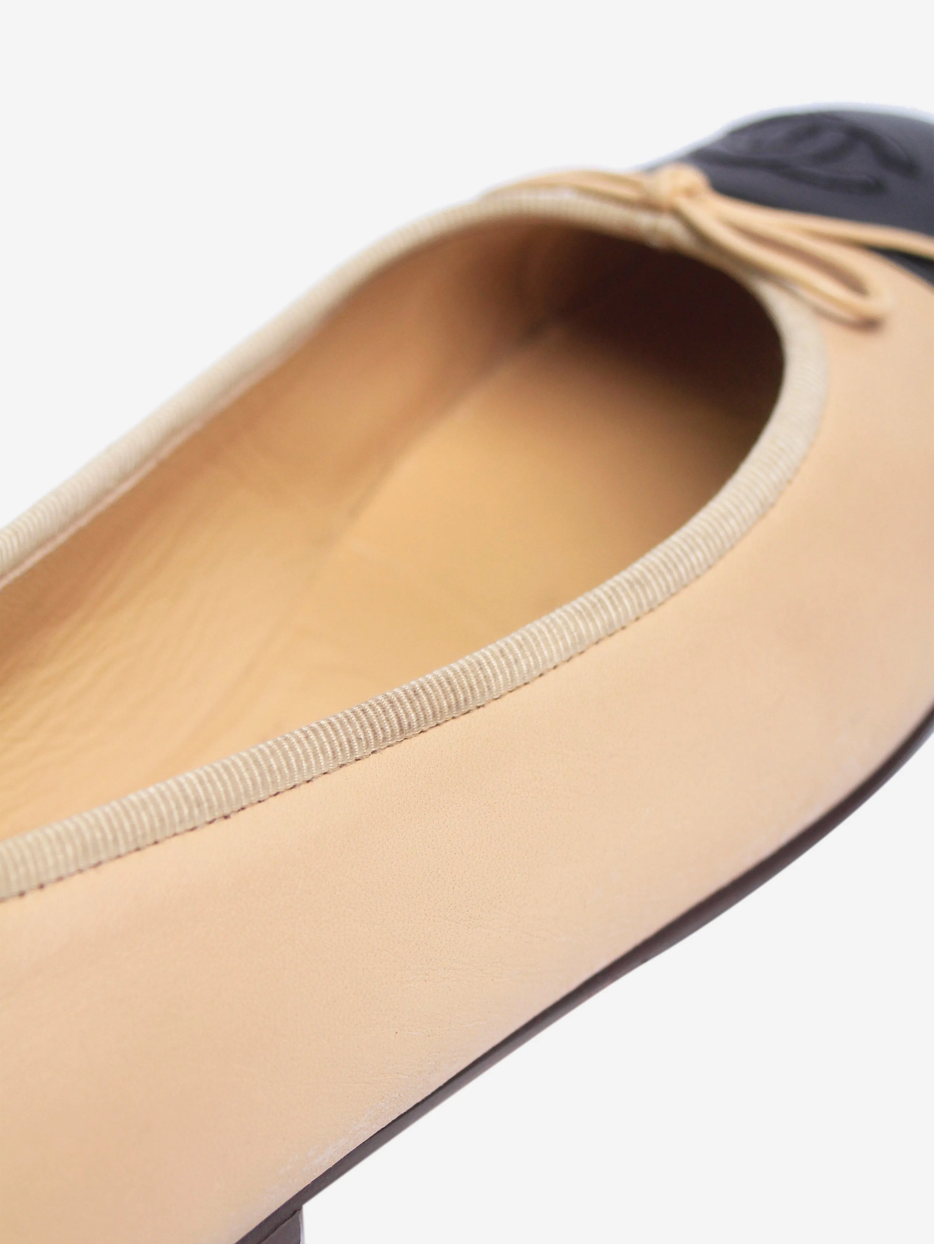 Beige leather ballet flats - size EU 38