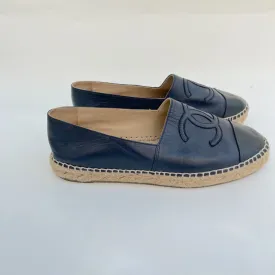 Chanel navy blue espadrilles with black cap toe, 38